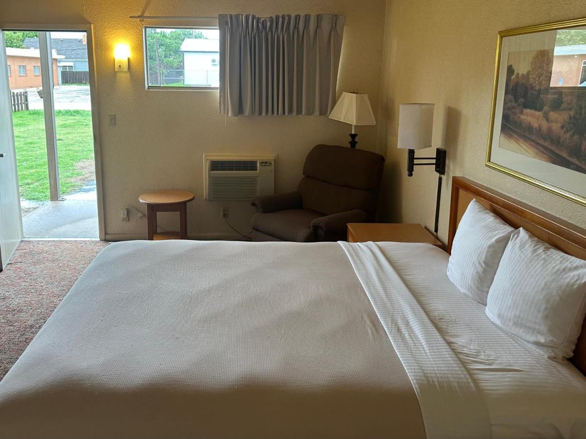 Big Bend Traveler'S Inn Great Bend Zewnętrze zdjęcie
